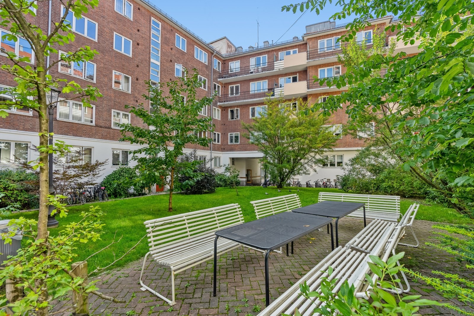 Sameiets lukkede bakgård. Galleribilde