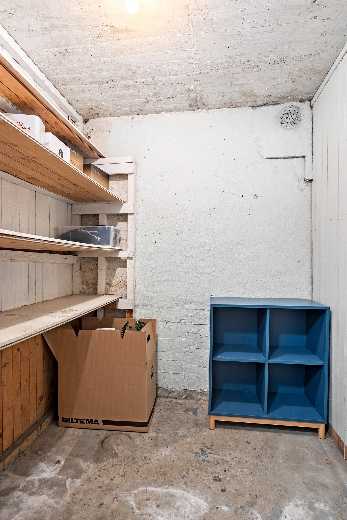 En viktig kvalitet ved leiligheten er at den har hele tre boder. 2 i kjeller og en på loft. Galleribilde