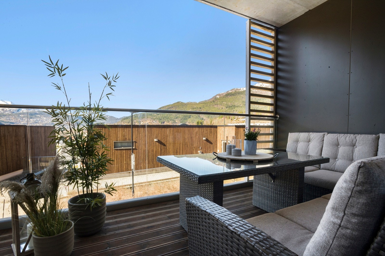 Verandaen er lun og godt skjerma Galleribilde