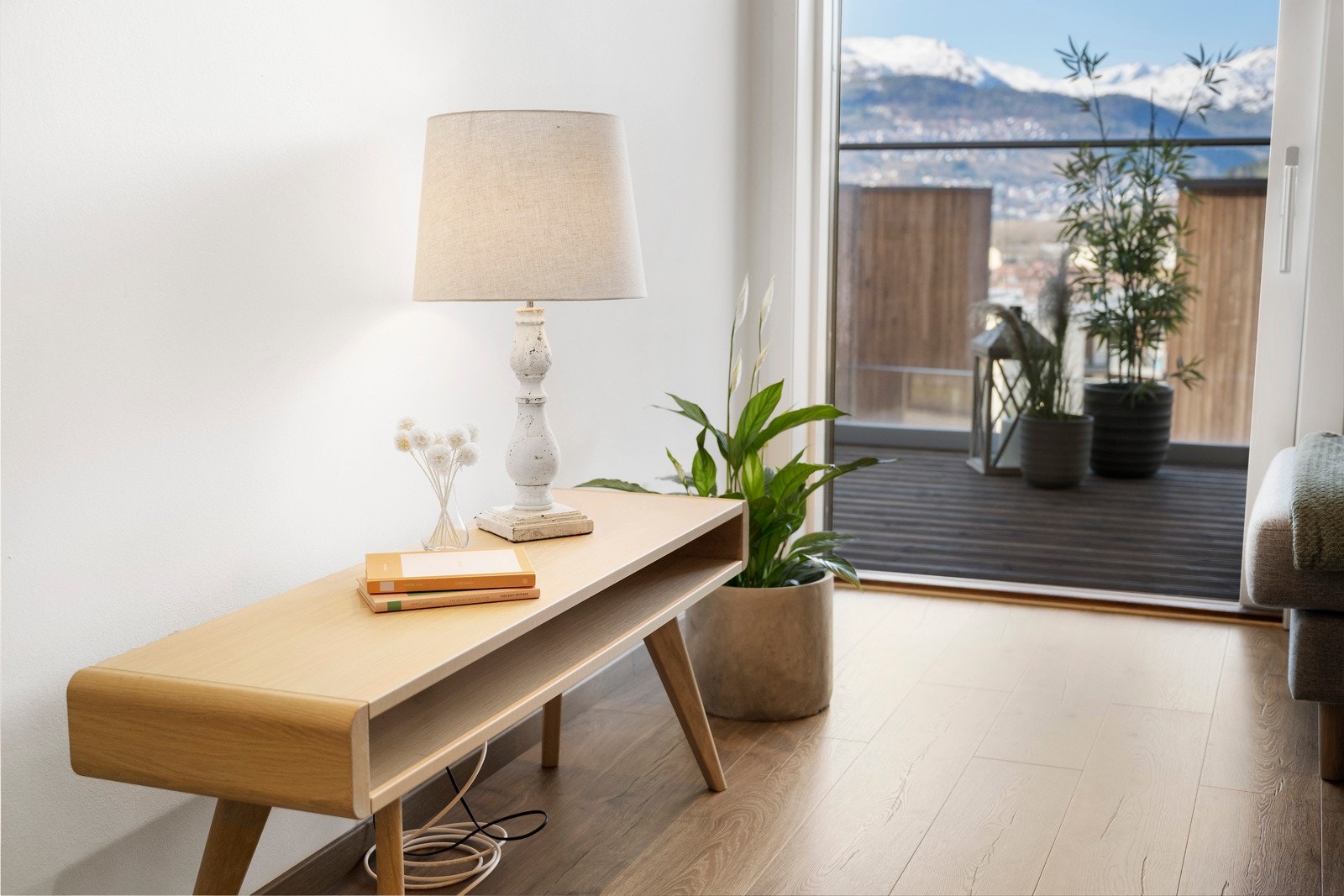 Leilegheita har vassboren golvvarme, balansert ventilasjon, led- downlights, porttelefon og fiberkabel. Galleribilde