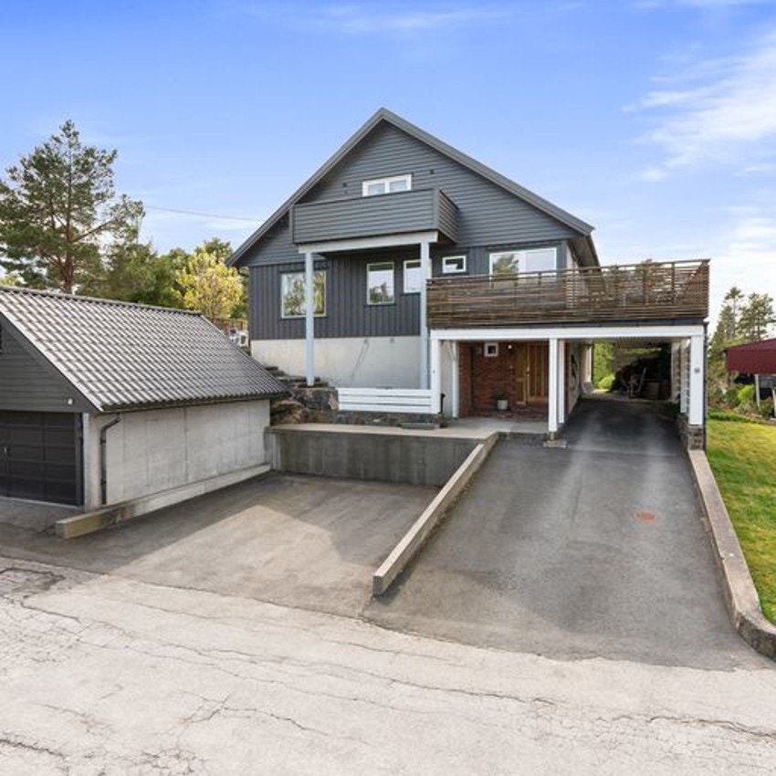 Garasje og gode parkeringsmuligheter Galleribilde