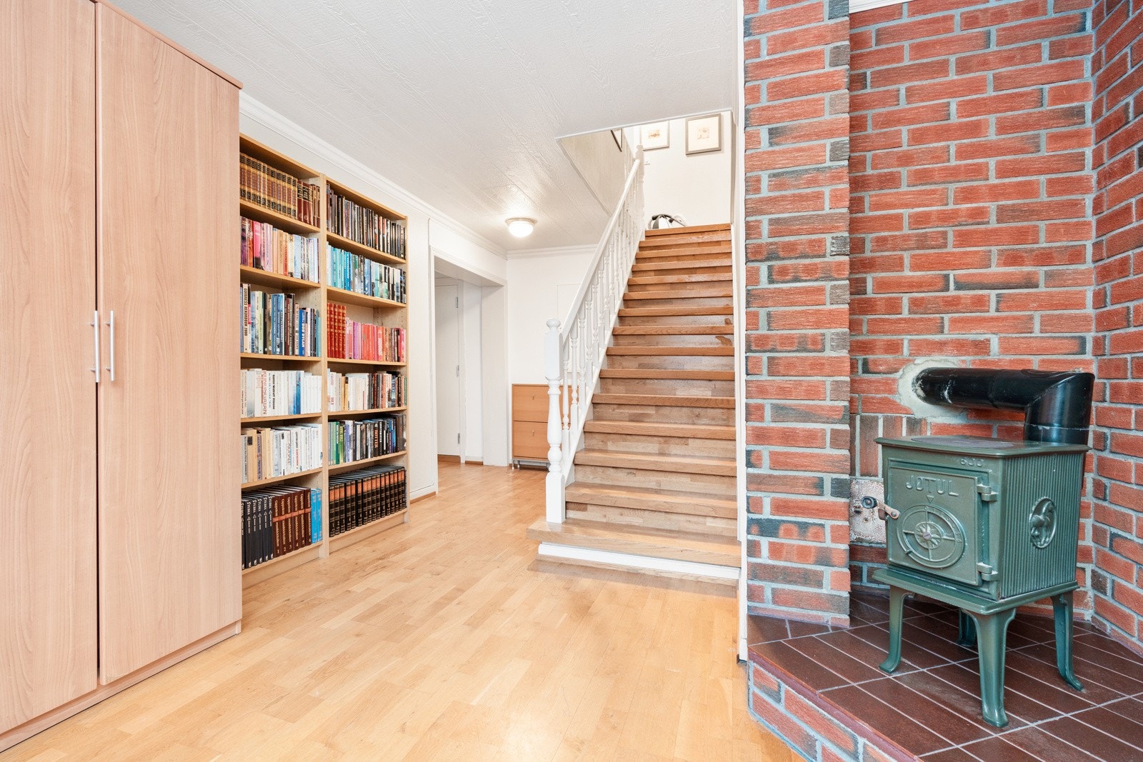 Hall/bibliotek Galleribilde