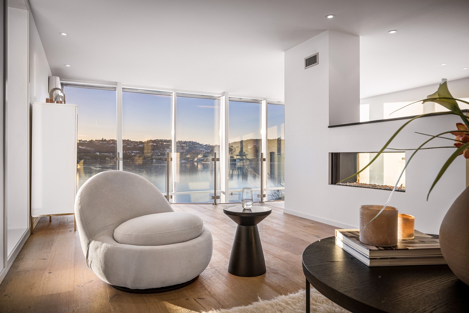 Bygningen stod ferdig i 2012 og ble bygget med gode kvaliteter som står seg den dag i dag Galleribilde