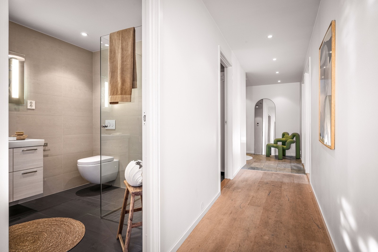 Soveromsfløyen har 3 soverom, 2 bad og vaskerom Galleribilde