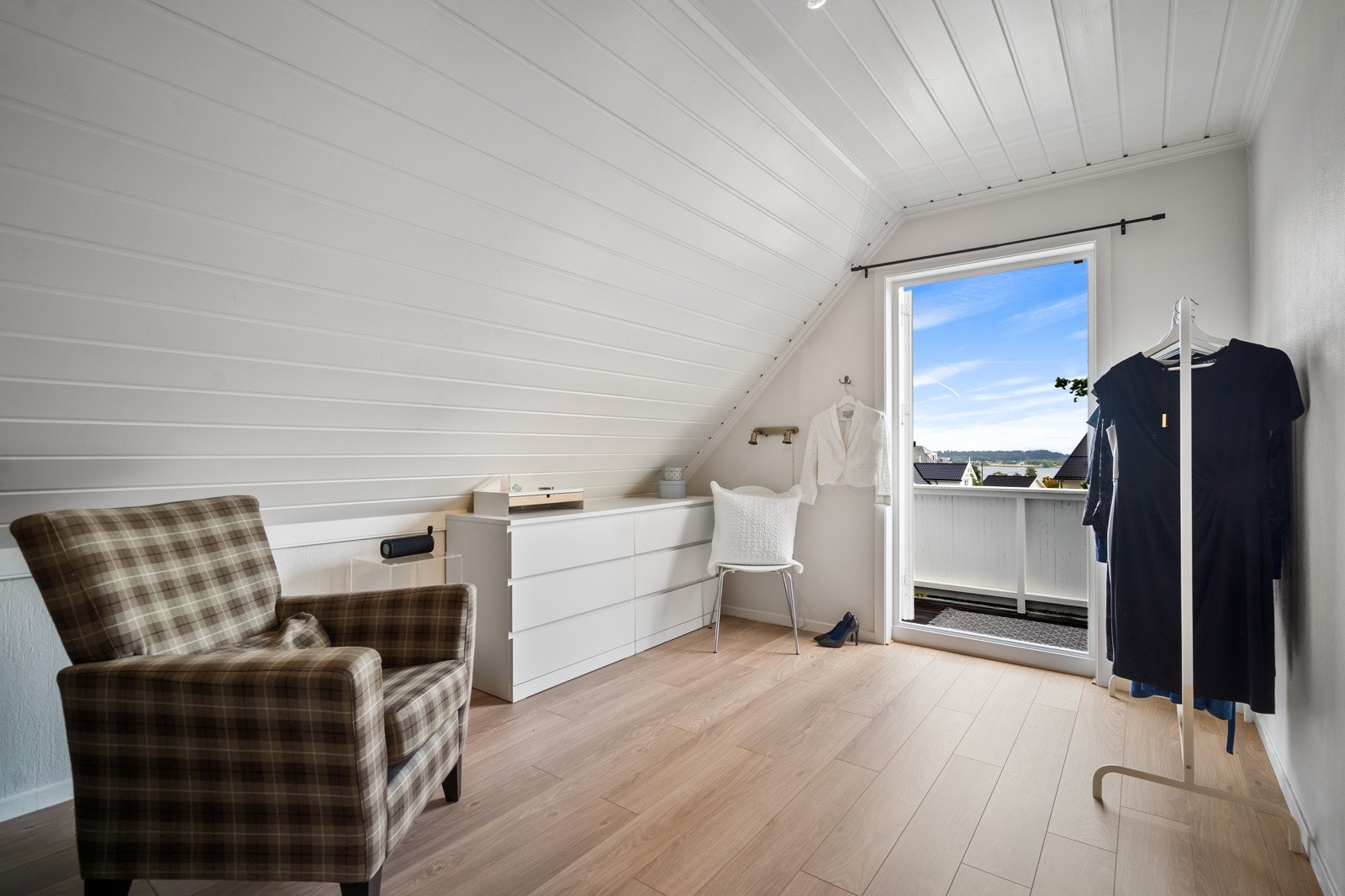 Soverom nr 1 med balkong mot øst Galleribilde
