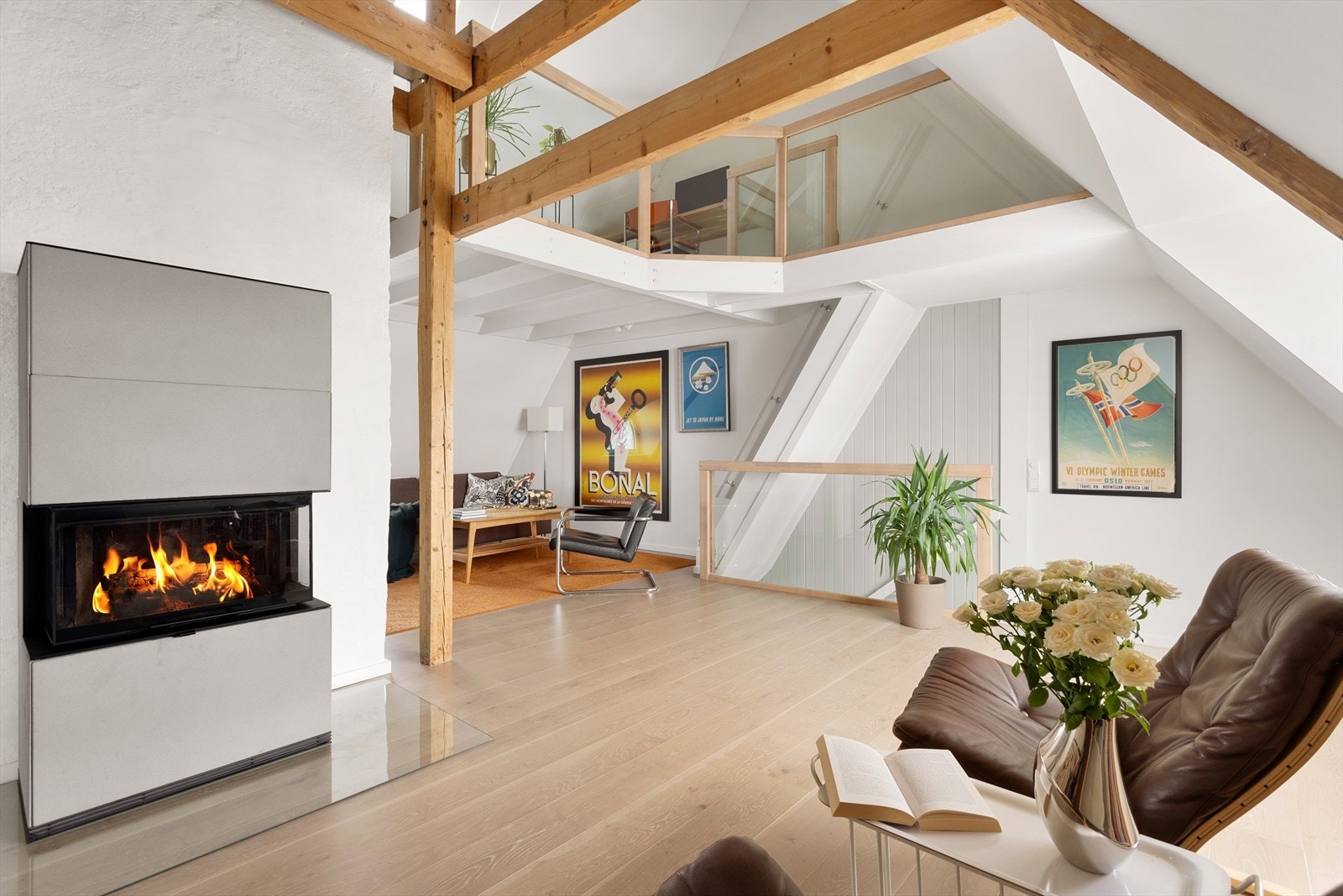 Leiligheten har en fleksibel og spennende planløsning hvor dagligstuen ligger i boligens loftsetasje. Galleribilde