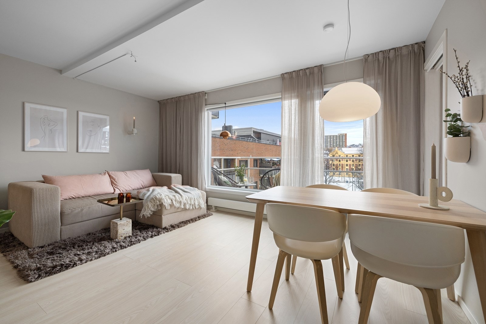 Takhøyde på 2.47m Galleribilde