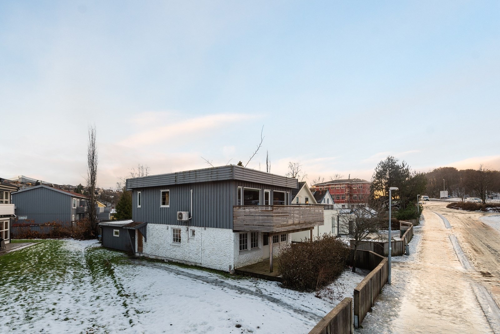 Velkommen til visning! Husk visningspåmelding i annonsen, eller ta kontakt med megler. Galleribilde