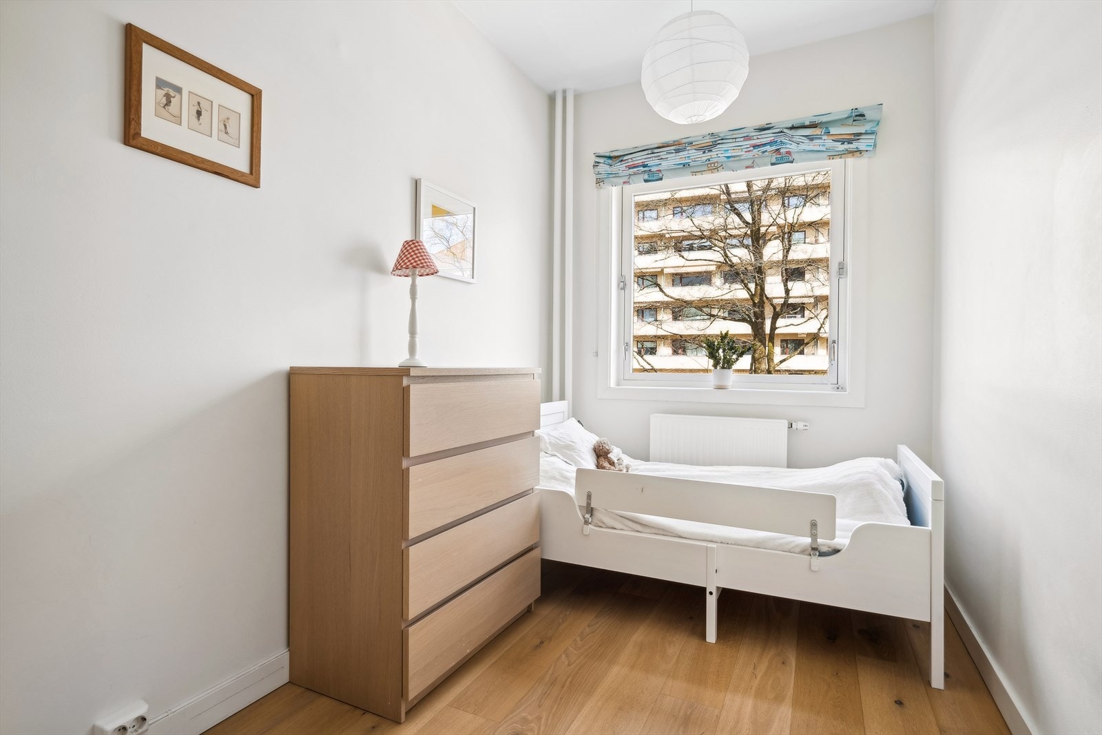 Soverom 2 er av god størrelse og passer perfekt som barnerom, kontor eller gjesterom - Alt etter behov. Galleribilde