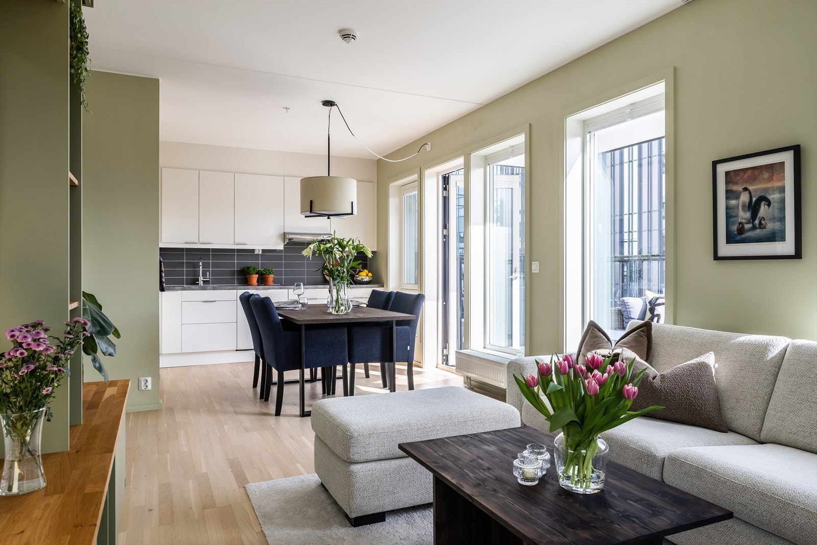 Velkommen til Bøkkerveien 14A, presentert av Alexander Svendsen. Galleribilde