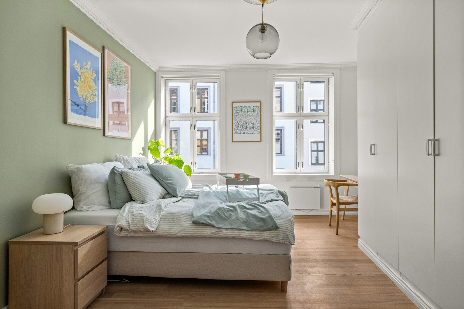 Hovedsoverommet er stort og har god plass til dobbeltseng. Galleribilde