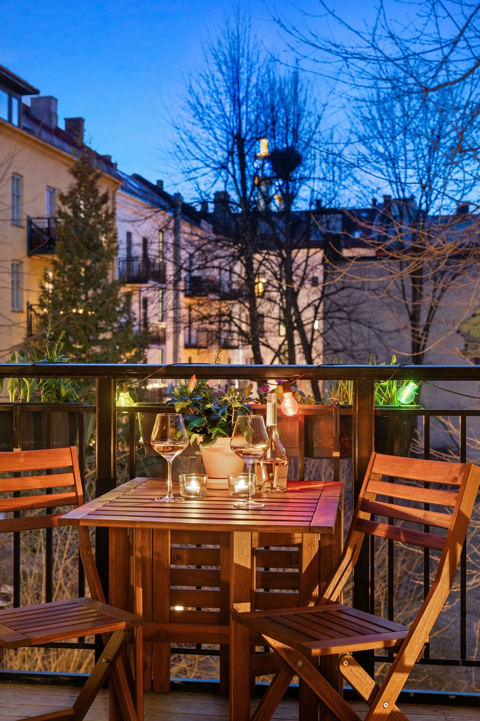 Utgang fra kjøkken til boligens balkong. Galleribilde