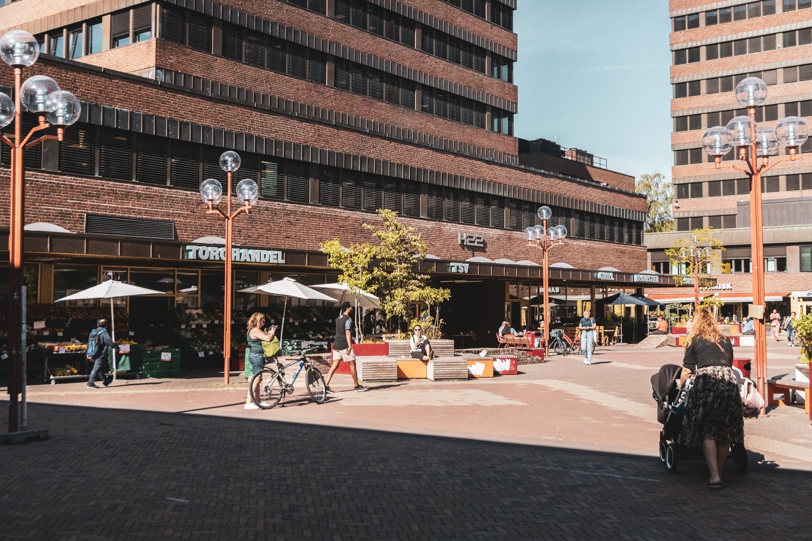 Tøyen Torg. Galleribilde