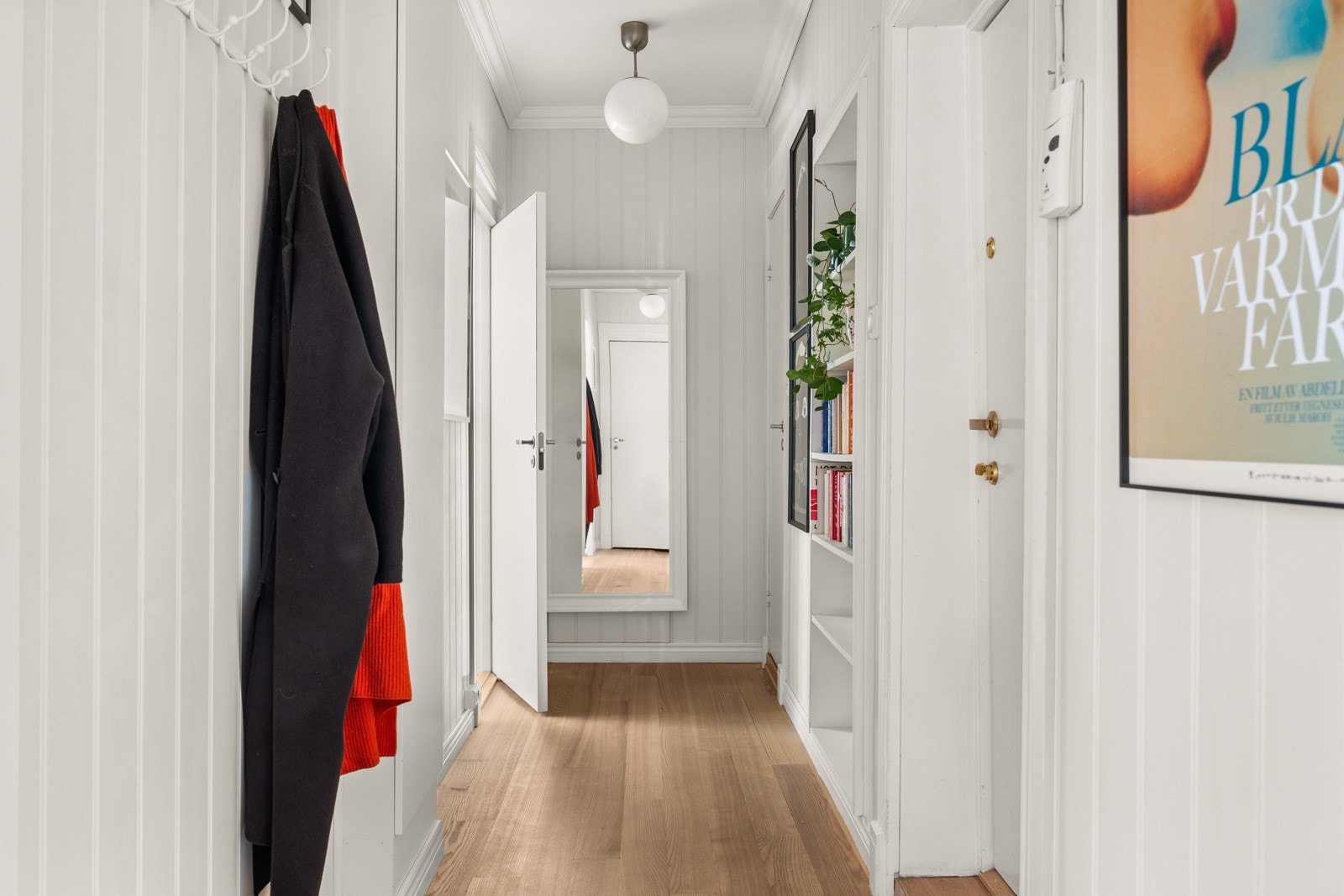 Nymalte innvendige overflater i 2021-2023 i alle rom. Galleribilde