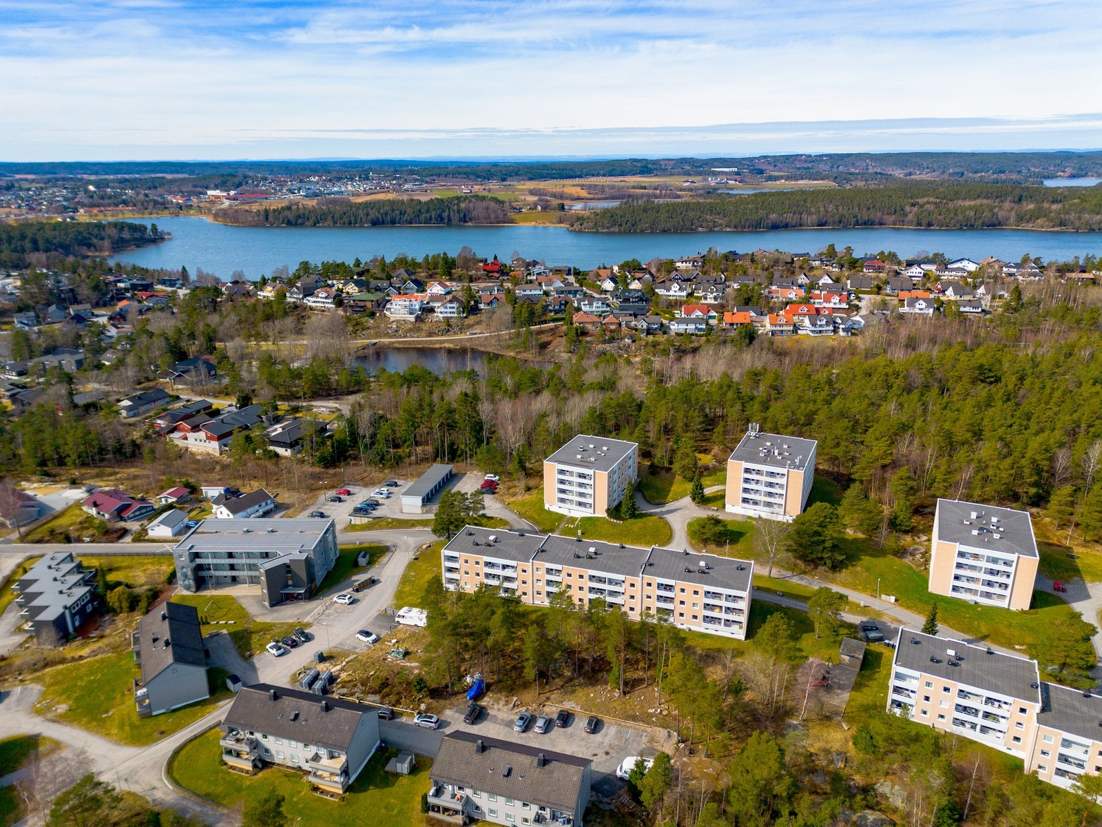 Tunevannet ligger også i nærheten med fine bademuligheter og badstu for de som liker helårsbading. Galleribilde