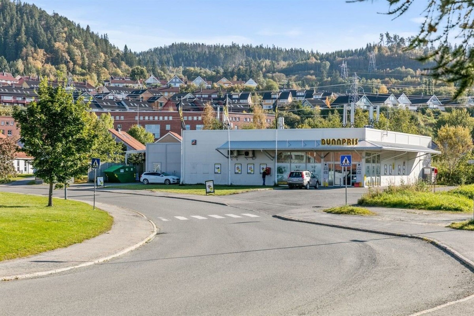Bunnpris Vestlia ligger i underkant av 600 meter fra leiligheten. Galleribilde