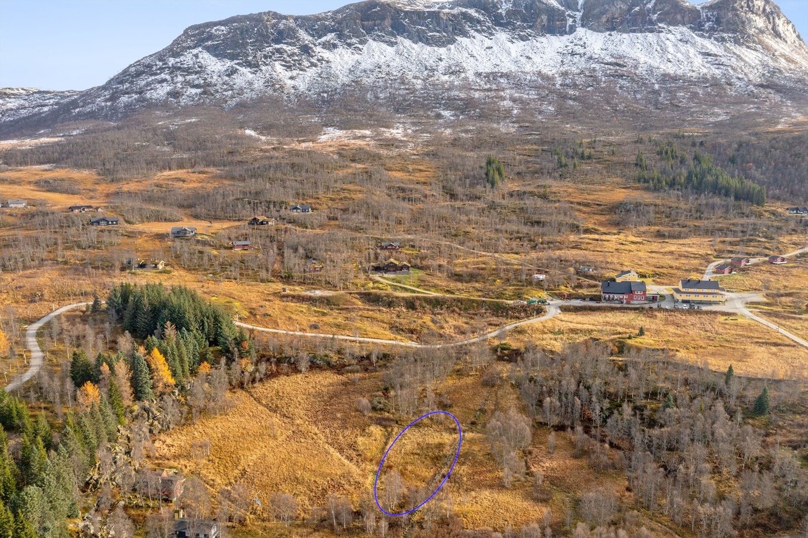 Her finnes et sant eldorado av opplevelser, uansett om du foretrekker sommer eller vinter. Dette stedet er det ultimate utgangspunktet for uforglemmelige fjellturer, bærplukking, jakt og fiske. Ca plassering av tomten Galleribilde