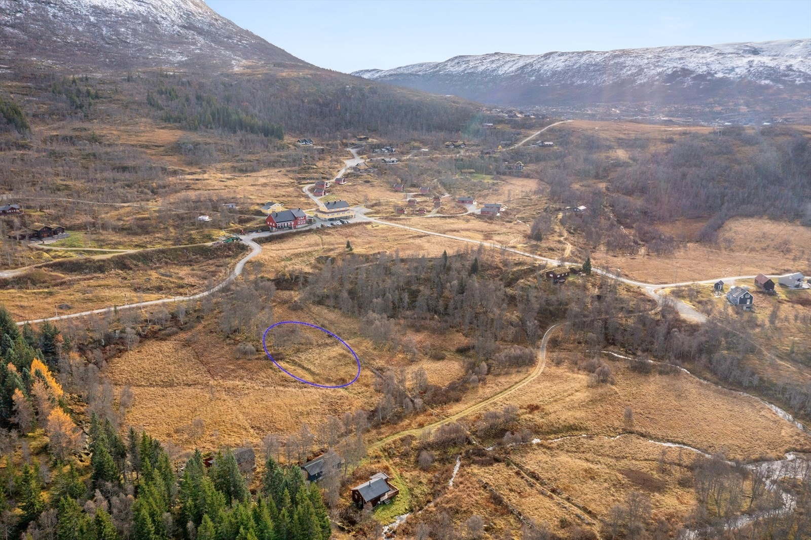 Om vinteren åpner det seg et fantastisk nettverk av preparerte skiløyper som strekker seg hele 90 kilometer gjennom området, med utfordringer tilpasset alle ferdighetsnivåer.
Ca plassering av tomten Galleribilde