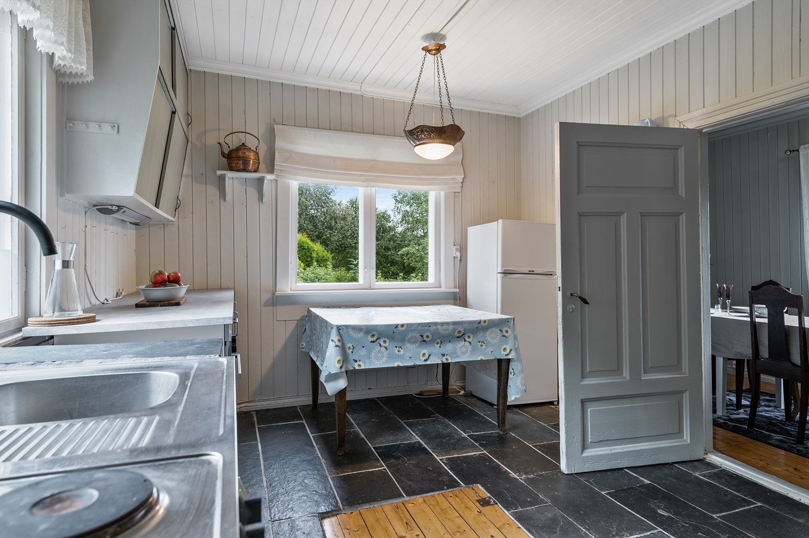 Sjarmerende kjøkken. Galleribilde