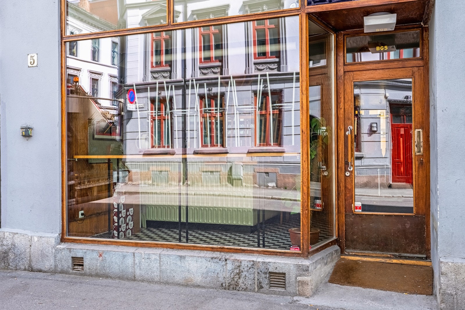 Nærområdet har et bredt utvalg av serveringssteder og andre forretninger Galleribilde