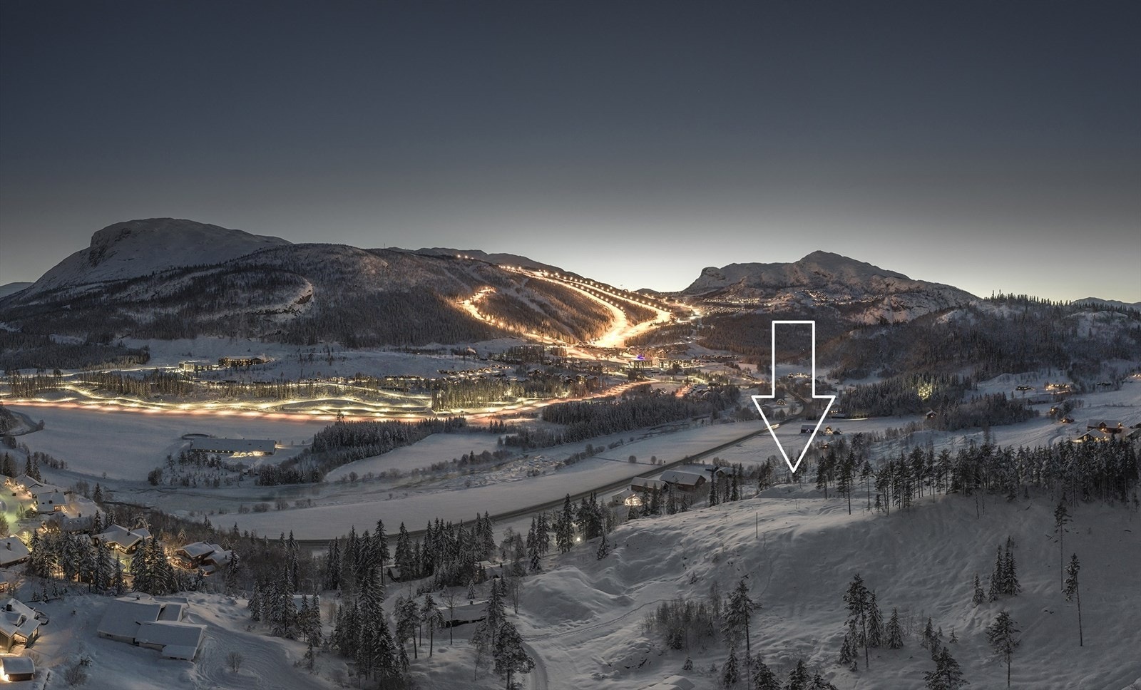 Fjellbygdas råeste boligtomter - beliggende mellom Hemsedal sentrum og Hemsedal Skisenter med utsikt mot sør. Les mer på fridalenhemsedal.no. Galleribilde