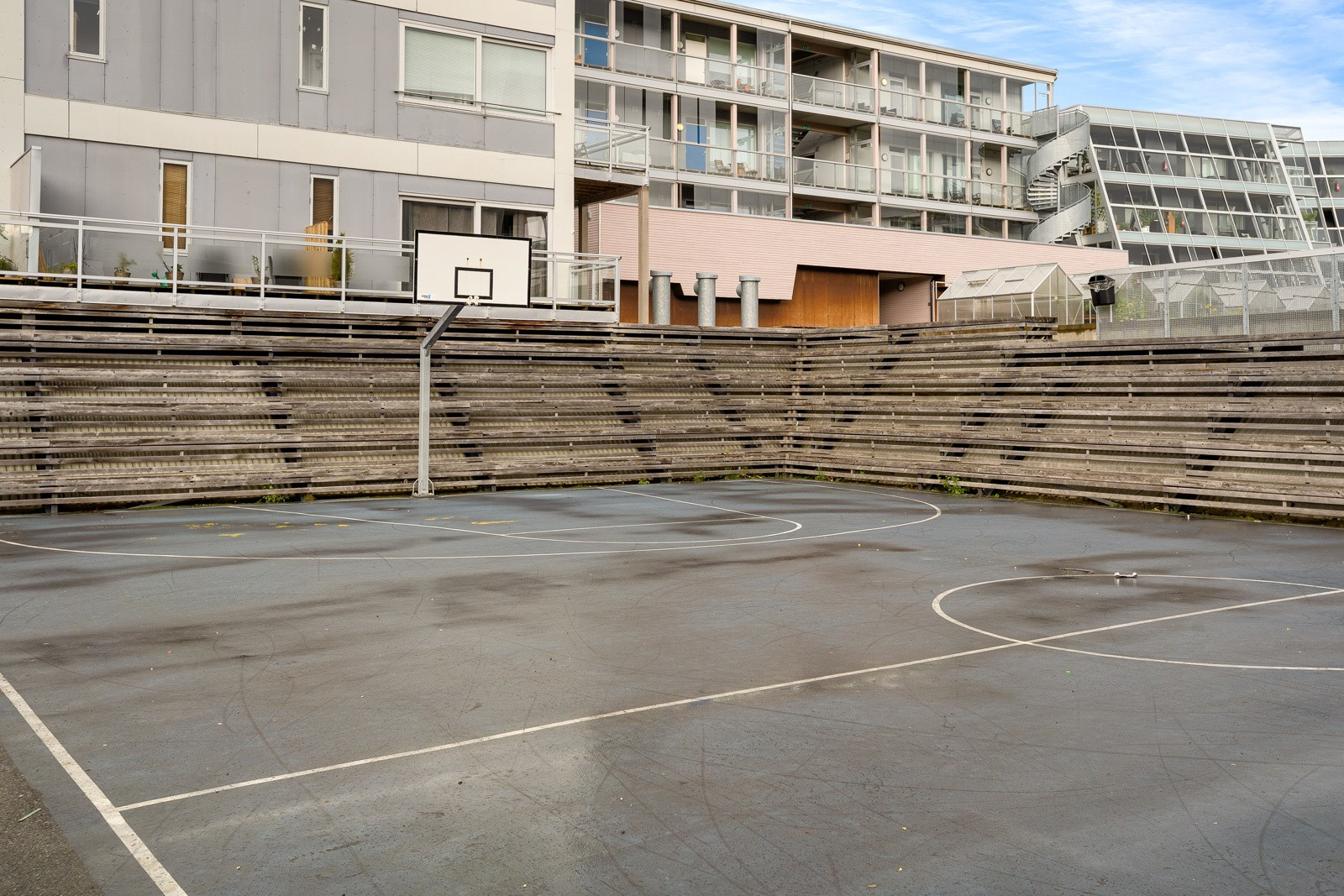 Strandkanten basketbane er heller ikke lange veien unna!