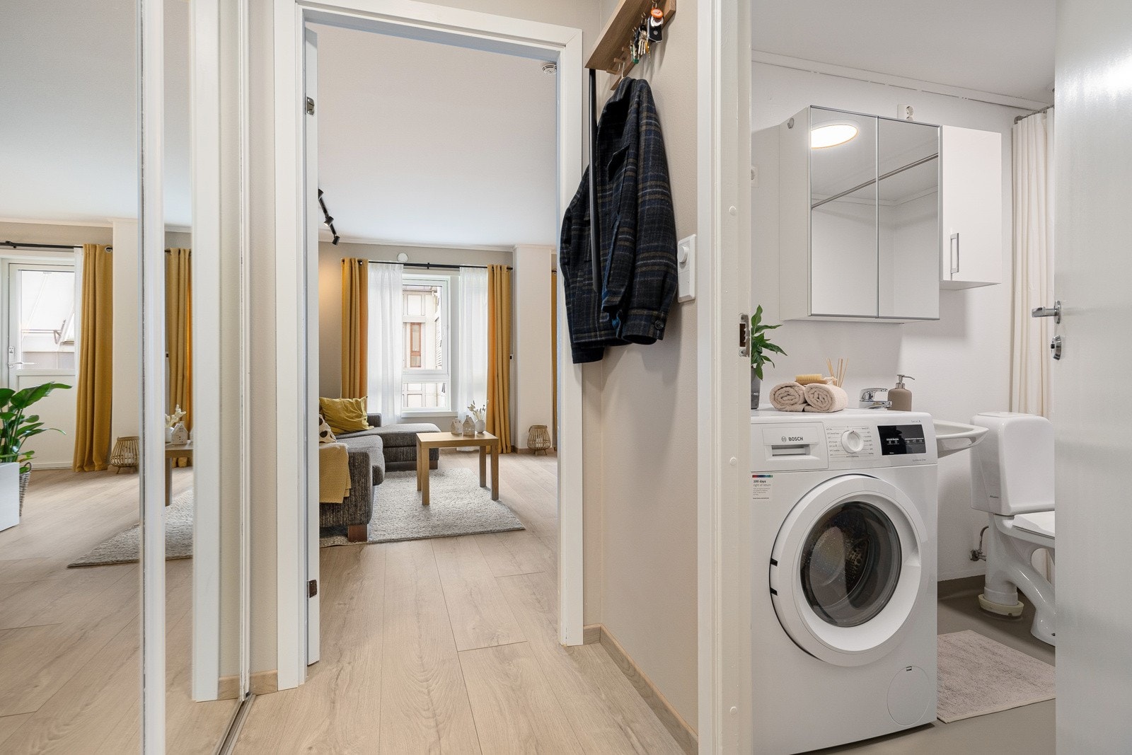 Fra entréen er det inngang til badet. Galleribilde