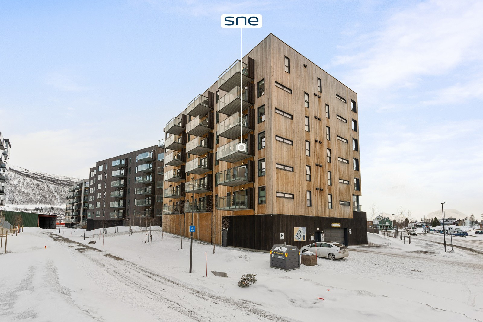 En lekker 3-roms fra 2020 med god standard, balkong og etterspurt beliggenhet på attraktive Bjerkaker Sjøpark.