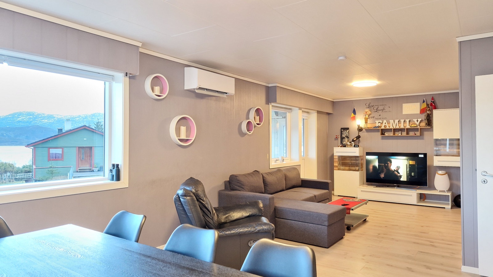 Hovedetasje - spisestue/stue Galleribilde