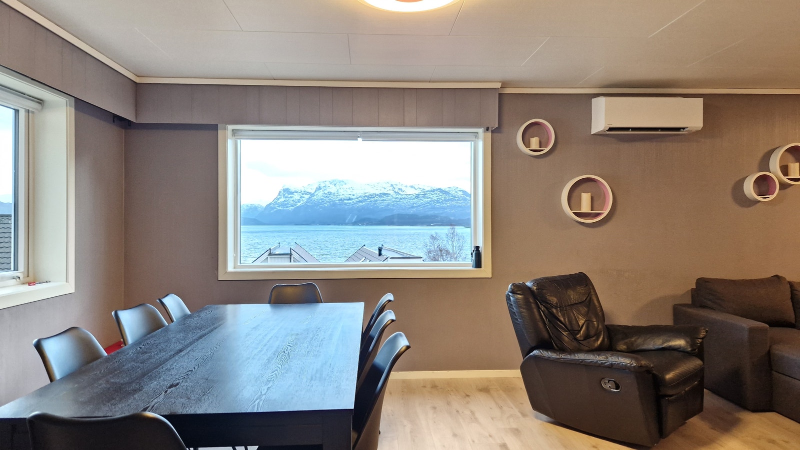 Hovedetasje - spisestue/stue Galleribilde