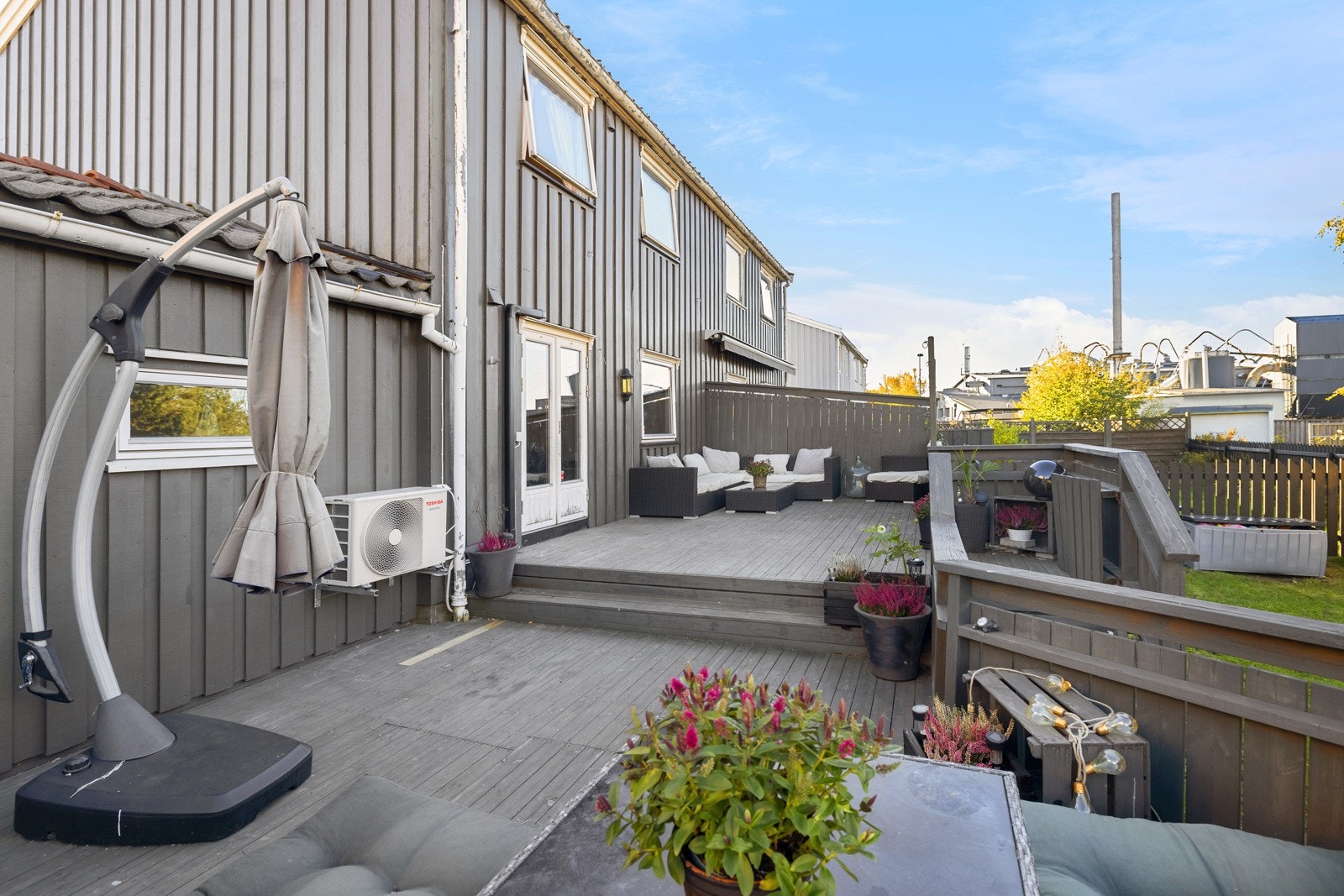 Fra stuen er det utgang til en terrasse på ca. 44 kvm. Galleribilde