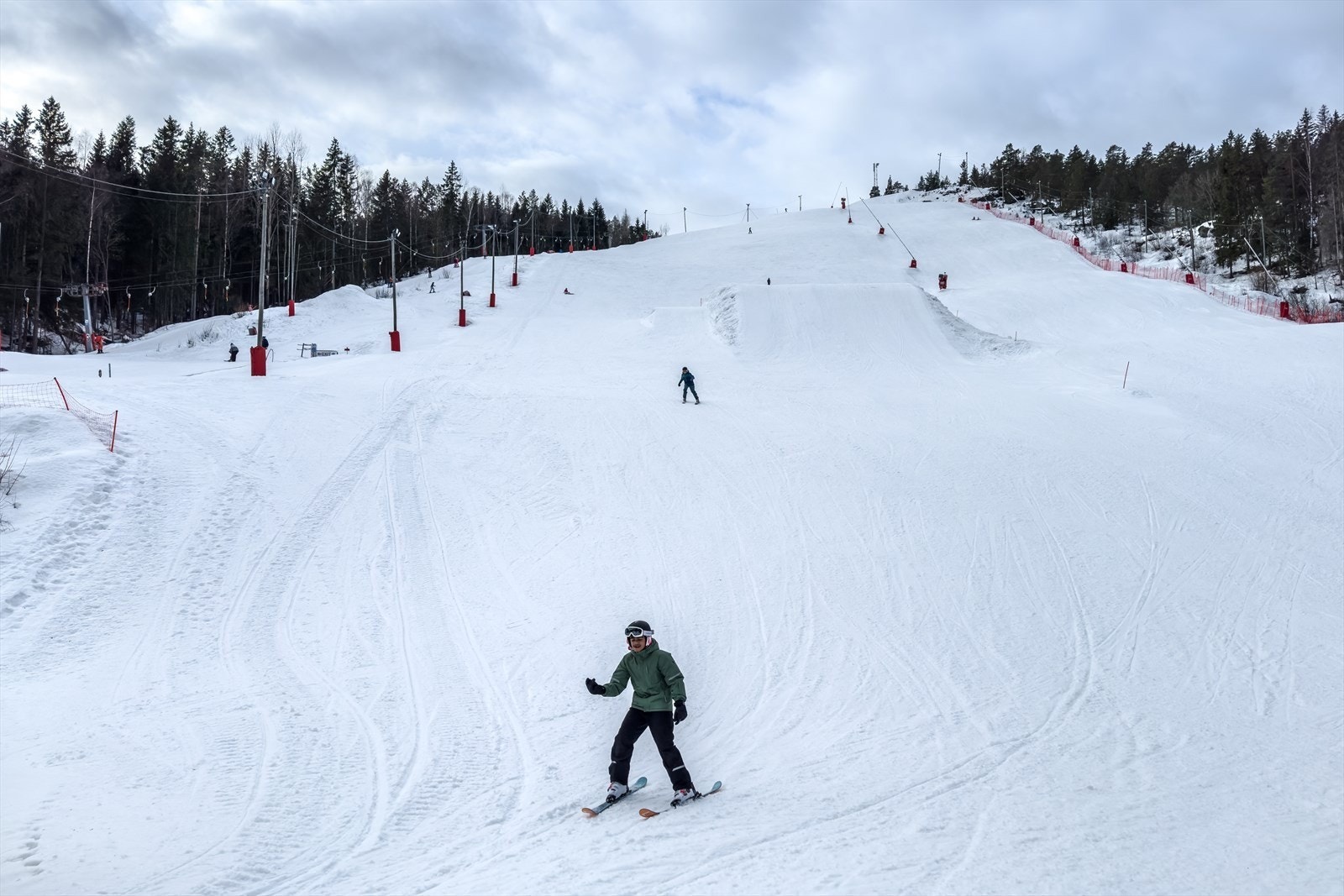 Vardåsen skisenter ligger kun få minutter med bil fra eiendommen. Galleribilde