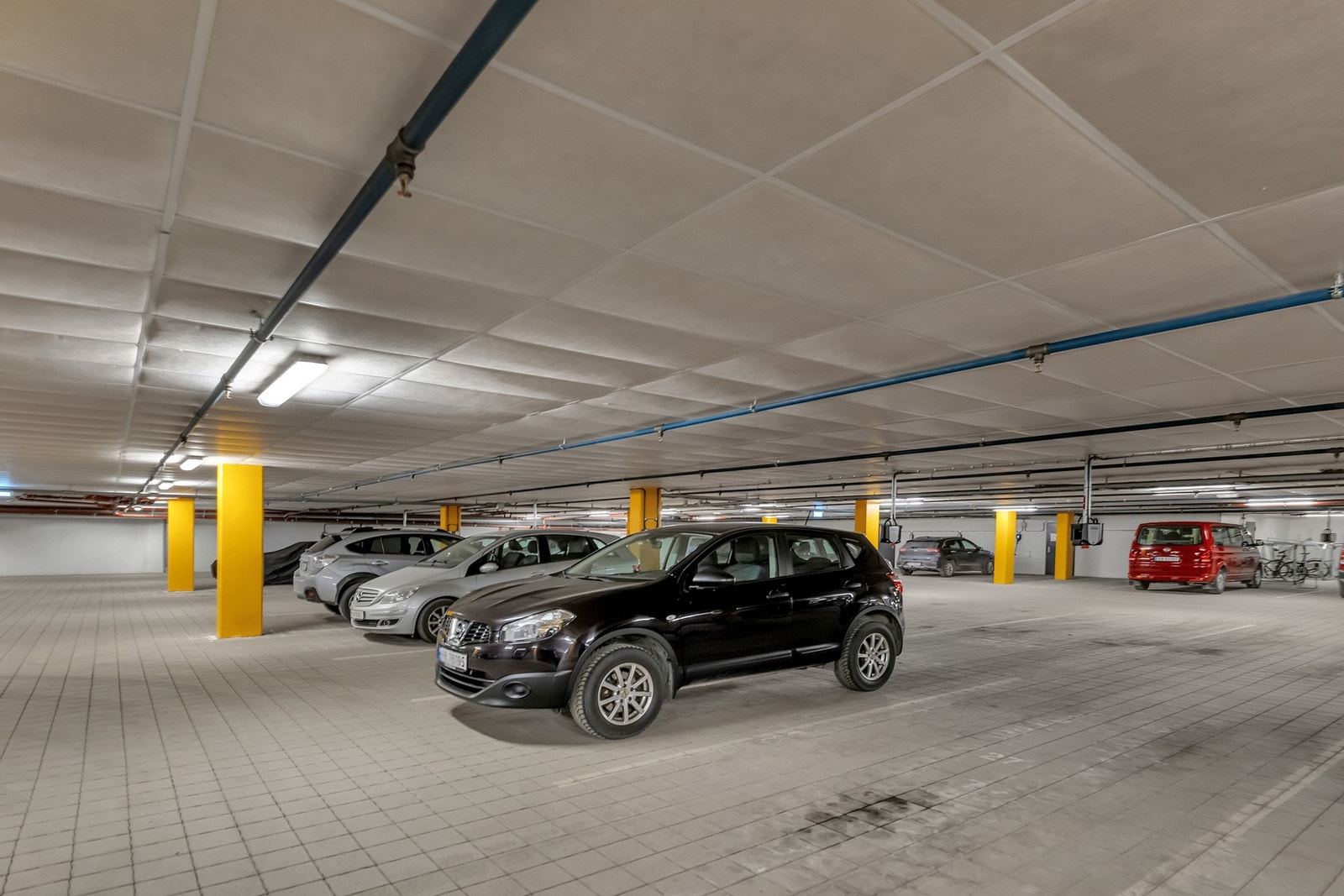 Det følger en parkeringsplass i felles kjeller. Galleribilde