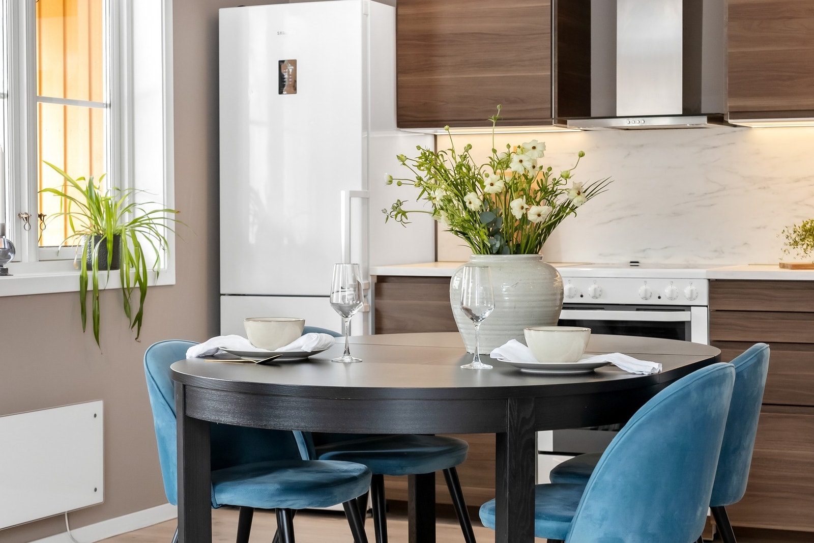 Waterguard er montert i benkeskap. Galleribilde