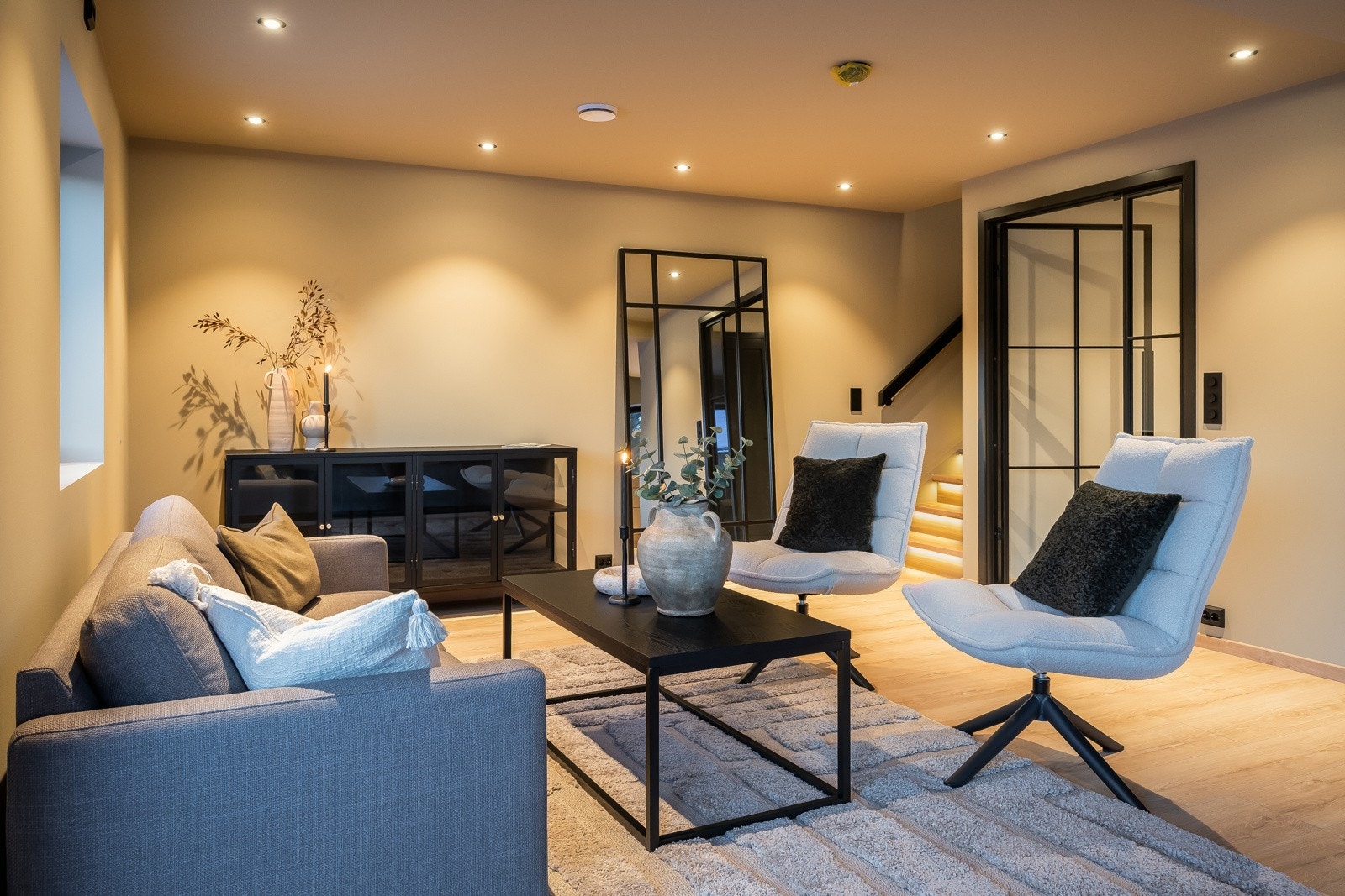 Mulighet for å kjøpe med møbler - møbelpakken er fra Bohus Galleribilde