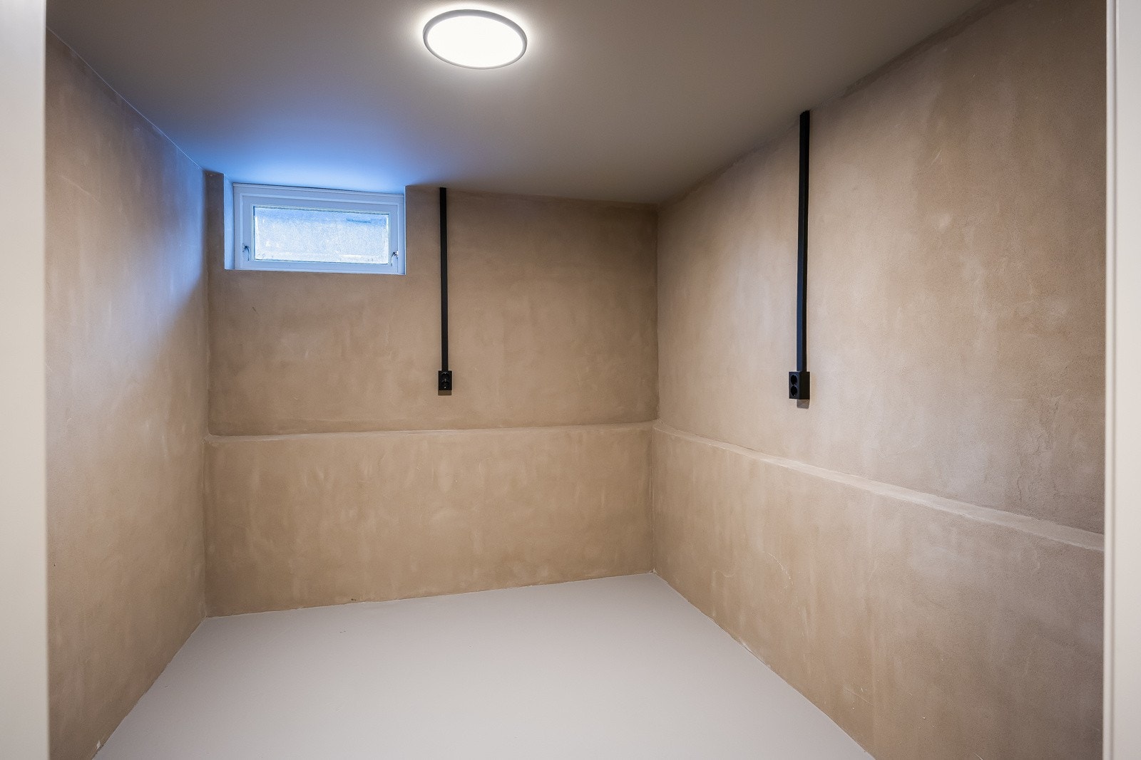 Bodene gir deg friheten til å organisere og lagre eiendeler på en ryddig og tilgjengelig måte, samtidig som det gir et ekstra nivå av funksjonalitet til boligen Galleribilde