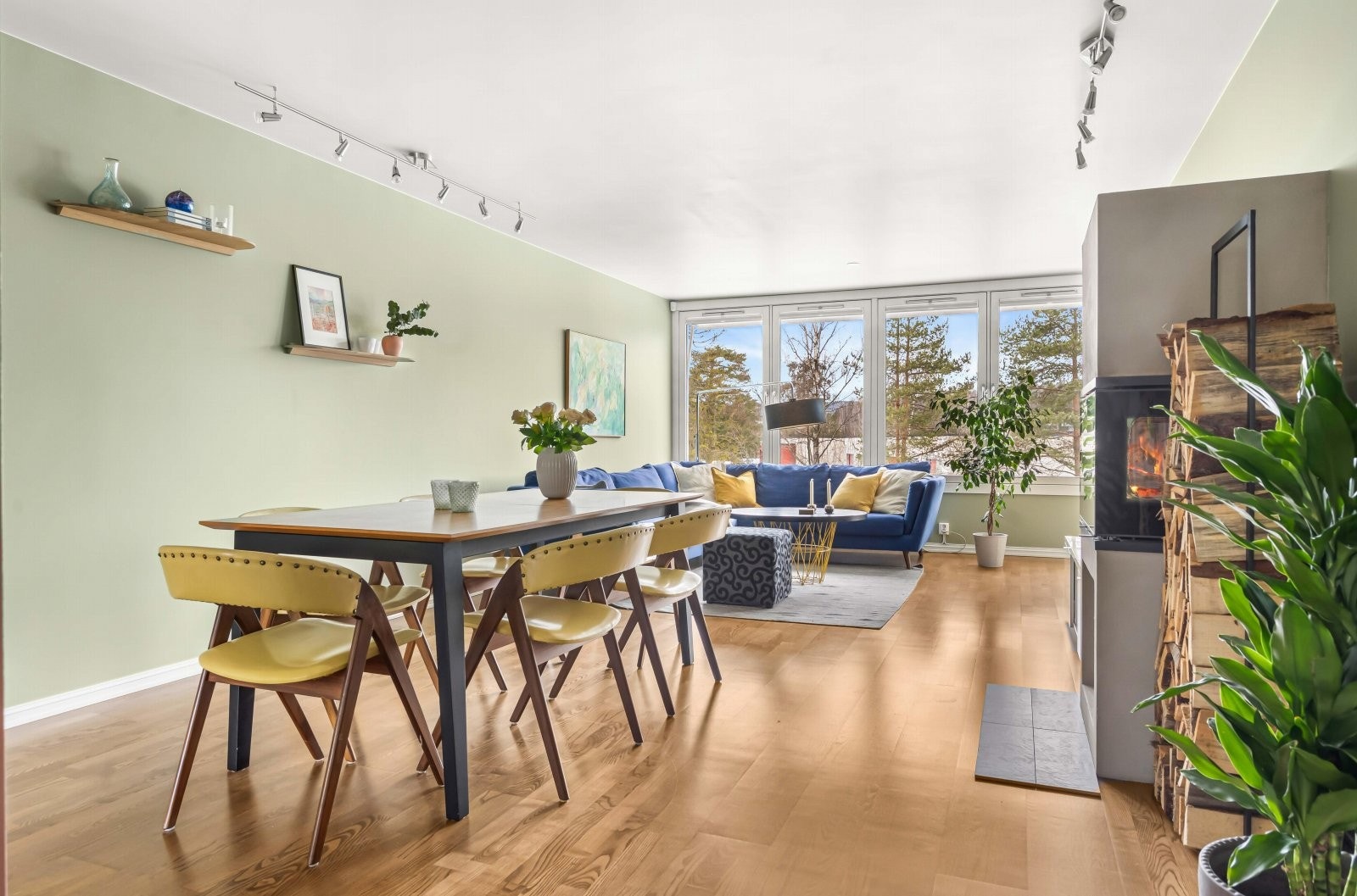 Velkommen til Solhaugveien 88 B - Presentert av Elise Riise Johnsen v/EIE Bærum Galleribilde