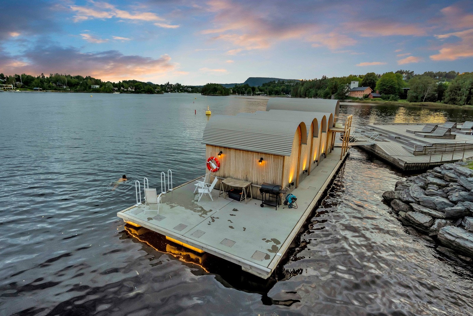 På Kadettangen har det også kommet flere flotte badstuer som kan leies - deilig både sommerstid og vinterstid! Galleribilde