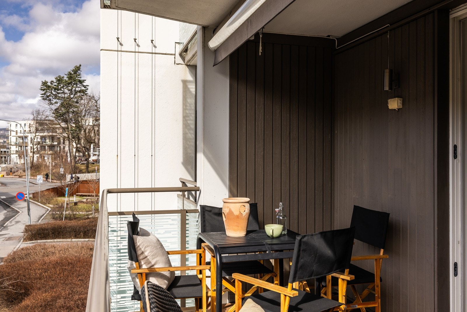 Innred med sittegrupper og spiseplass! Galleribilde