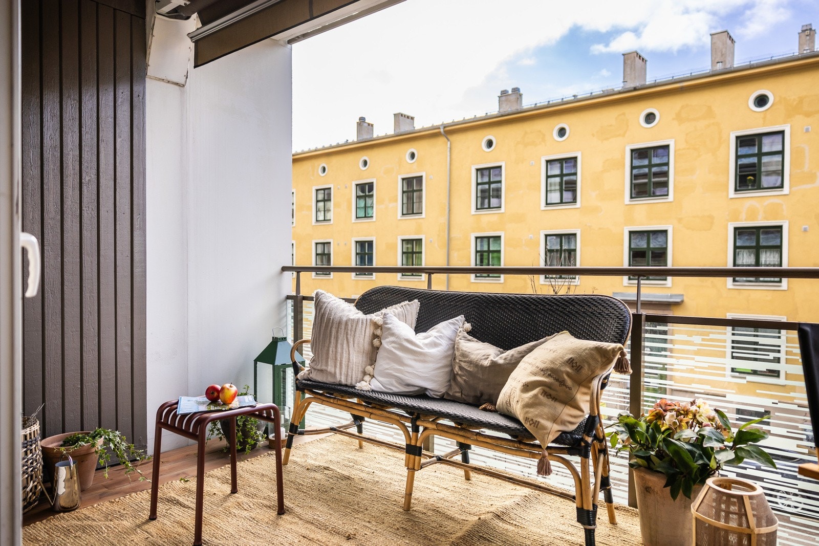Solrik og herlig balkong. Galleribilde