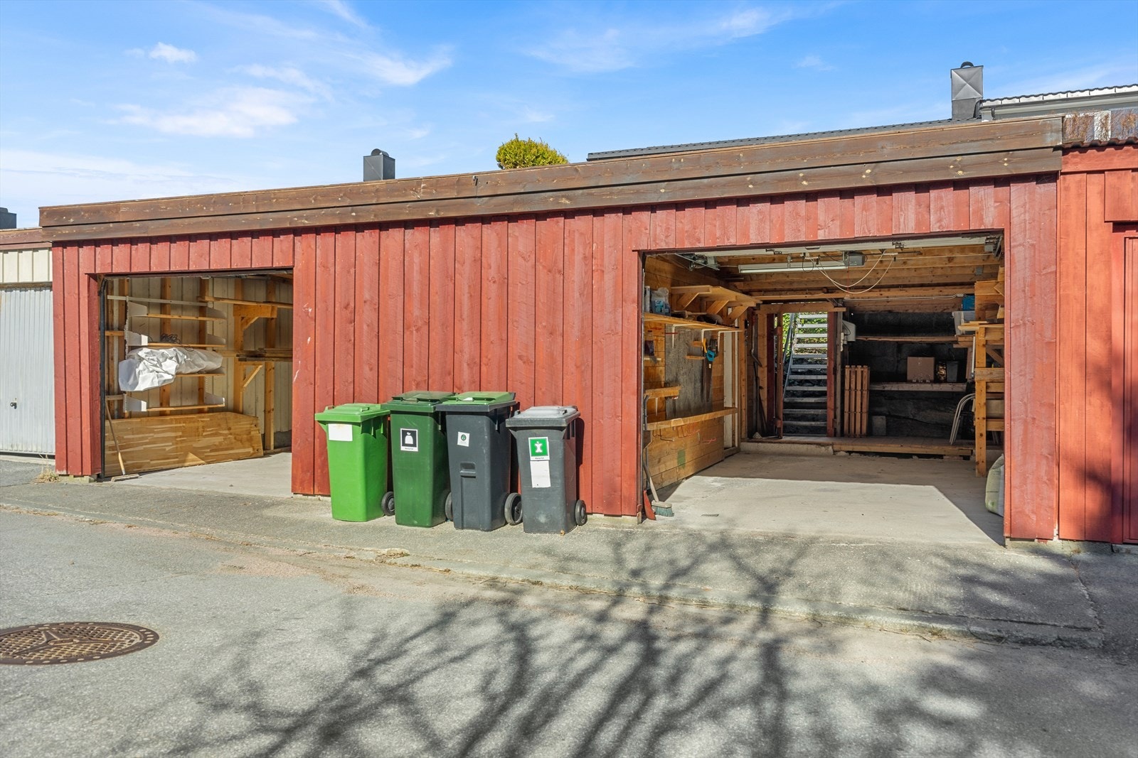 Romslig dobbelgarasje på ca. 60 kvm. Galleribilde