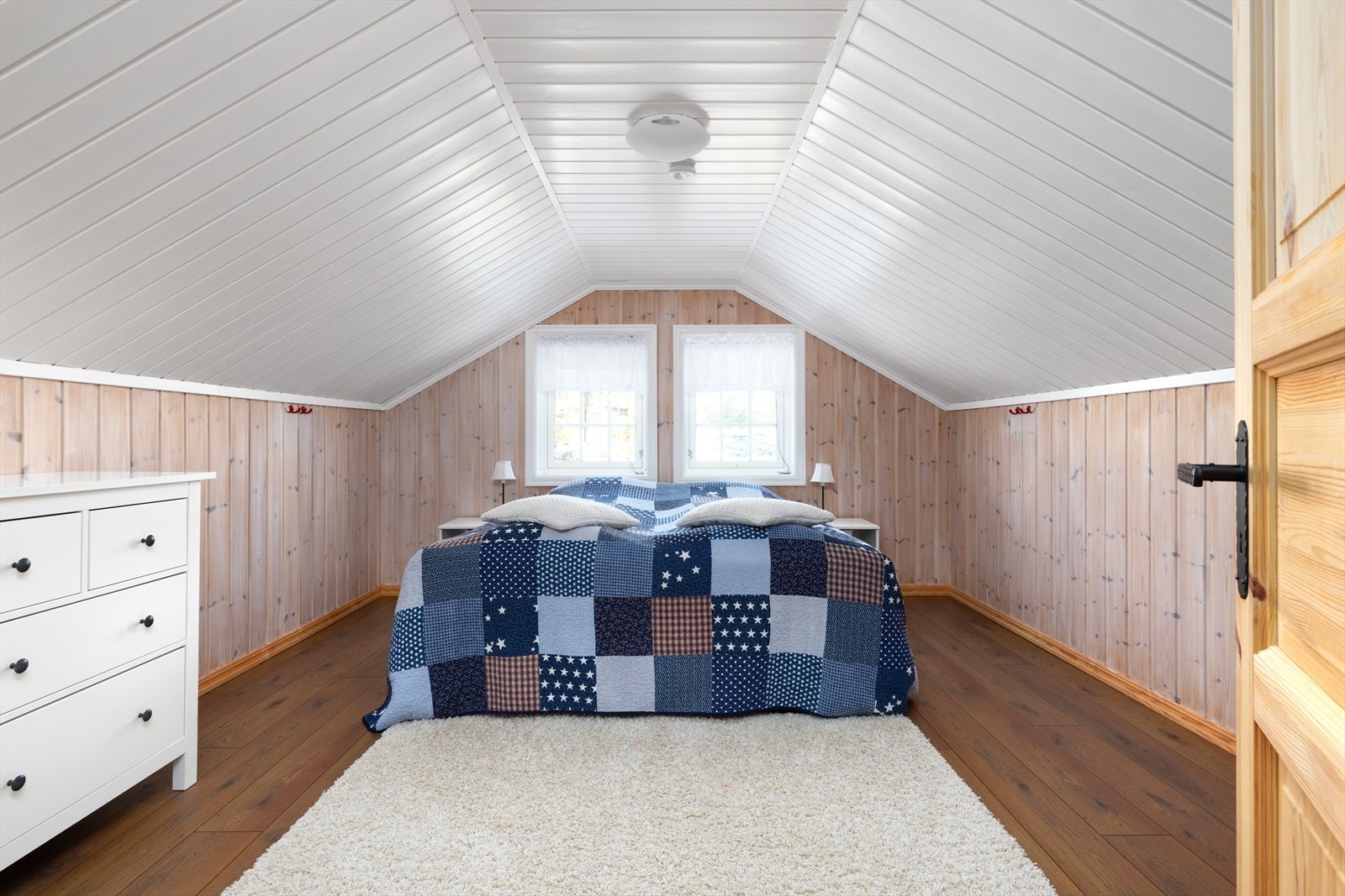 Hovedsoverom på loftplanet. Galleribilde