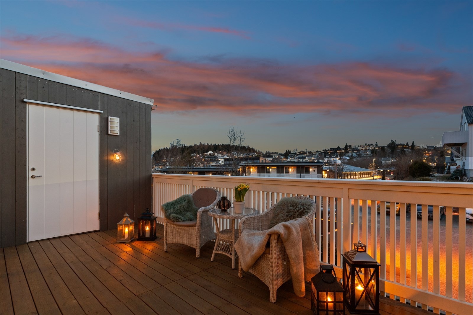 På balkongen er det smart lagringsplass i en utebod på ca. 4,5 kvm. Galleribilde