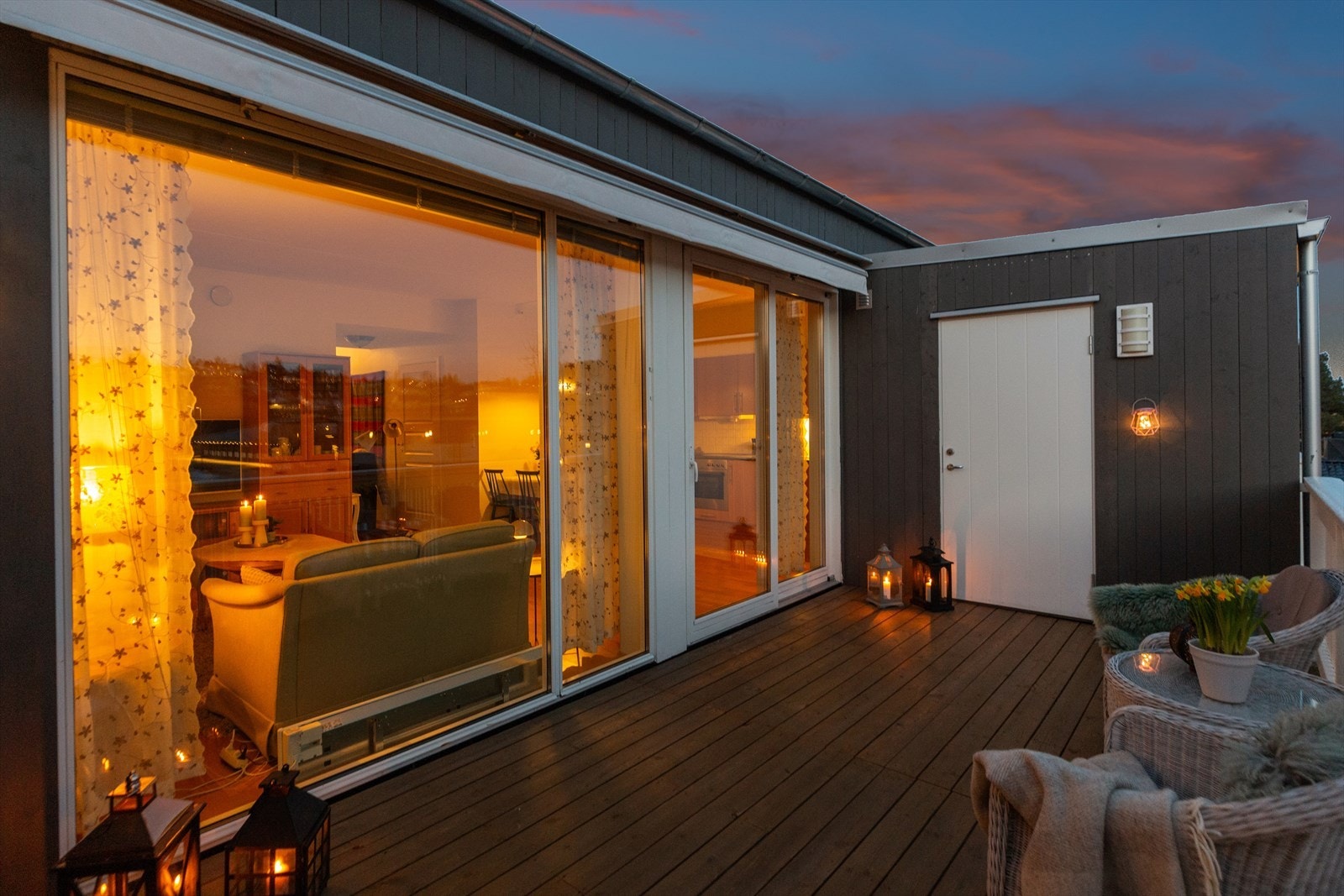 Aktiv Eiendomsmegling v/ Marius Kvalvik har gleden av å presentere Anders Wigens veg 24 C - en lys, gjennomgående og velholdt 3-roms selveierleilighet fra 2006. Galleribilde