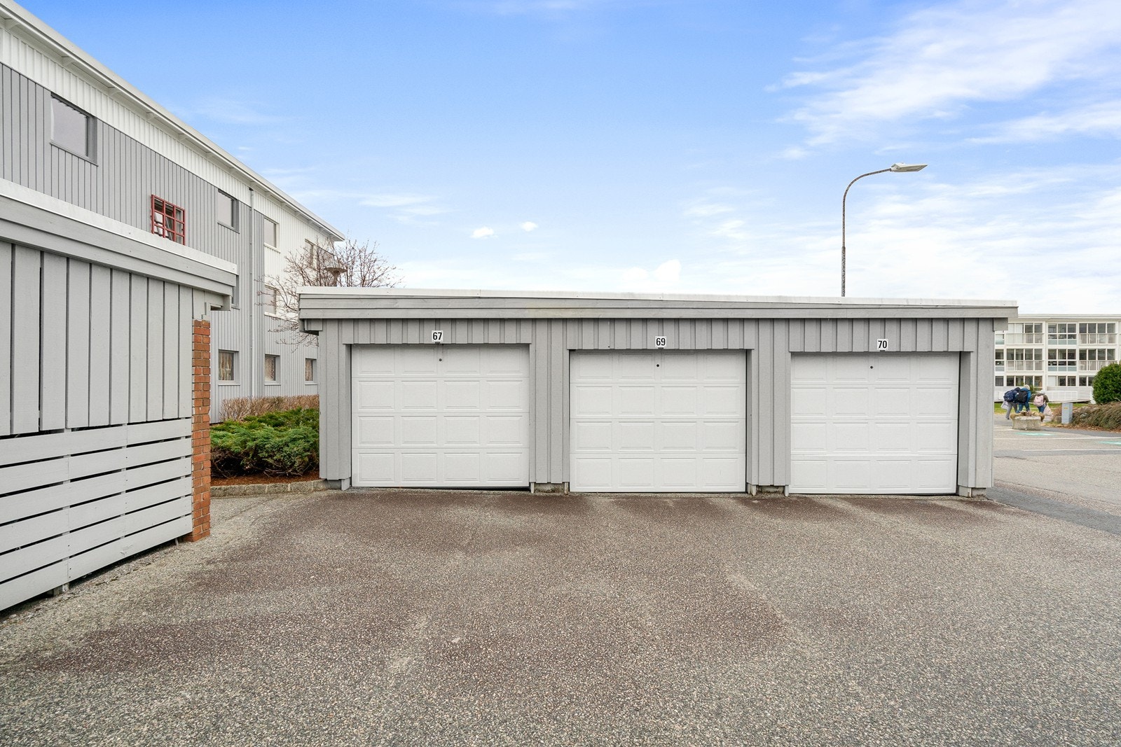 Garasjeplass medfølger leiligheten. Galleribilde