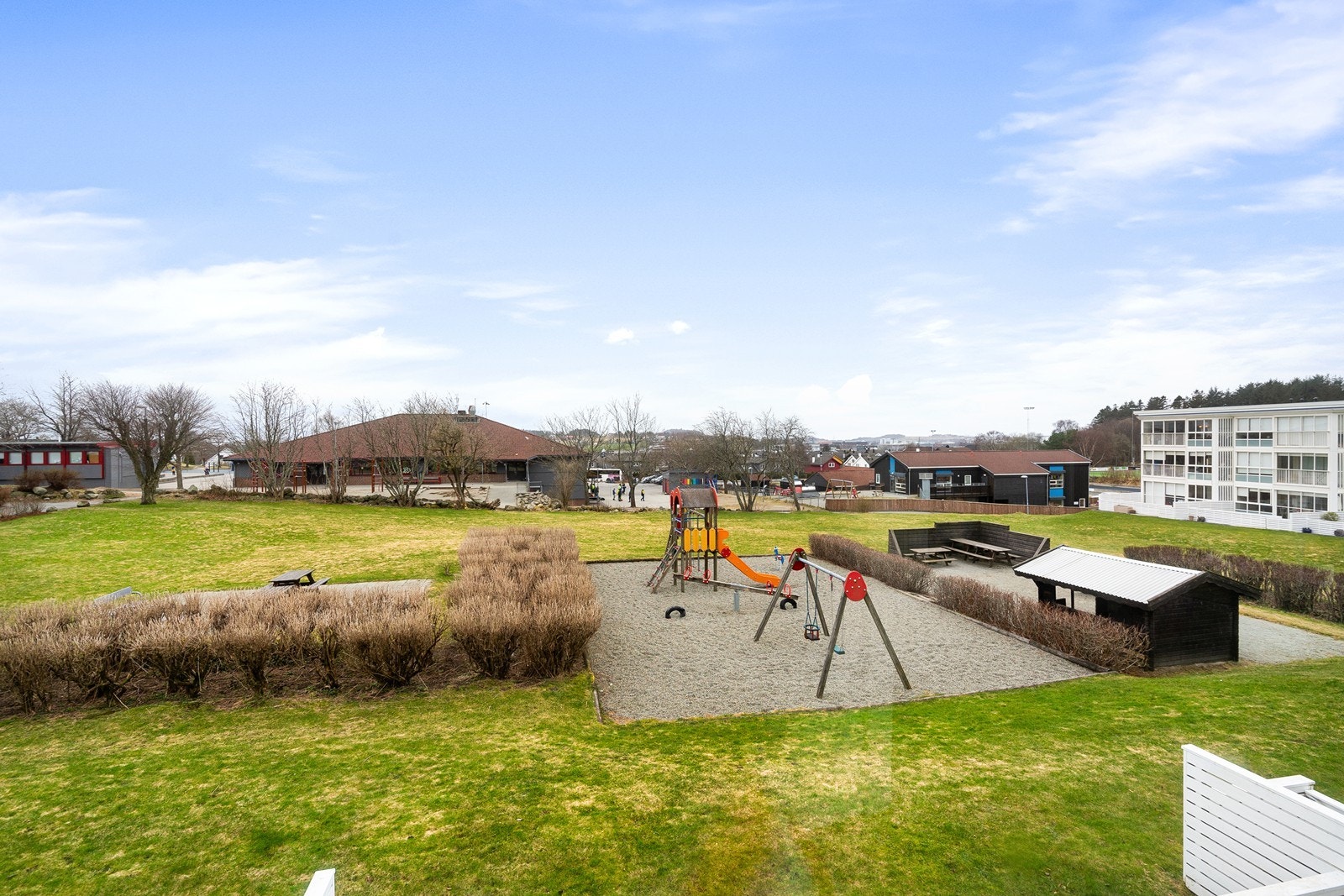 Utsikt fra hagestuen. Galleribilde