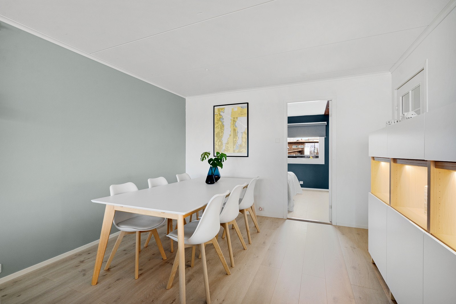 Selger har de siste årene fornyet gulv og vegger. Galleribilde