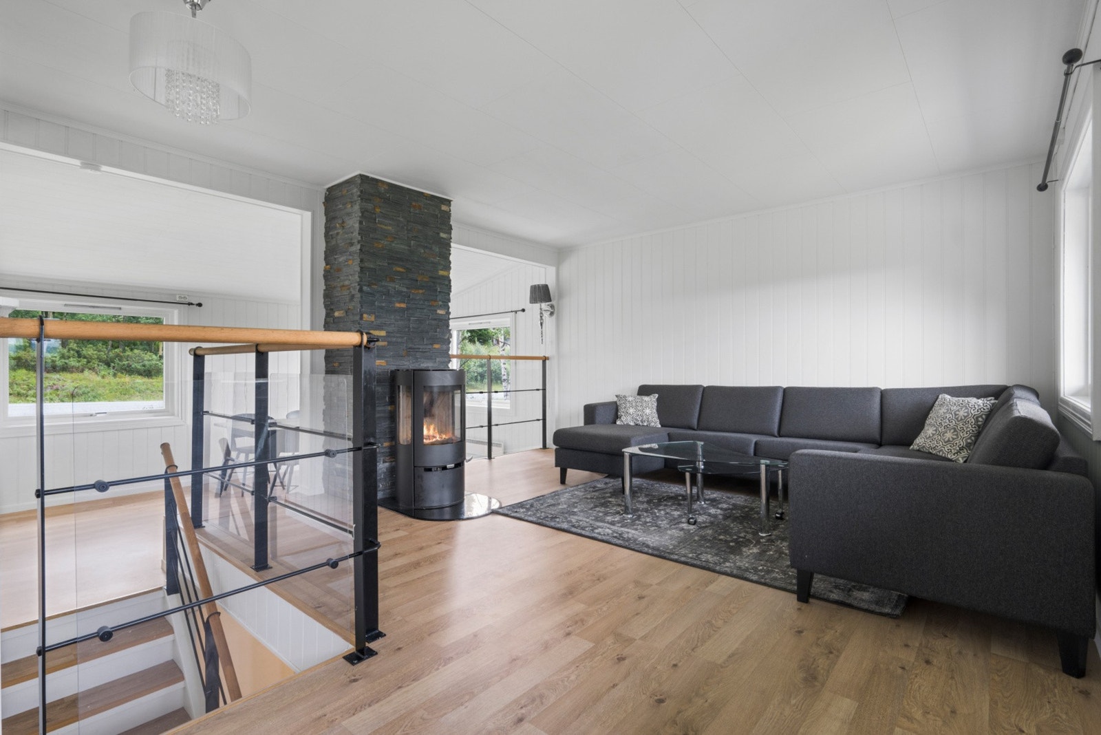 Romslig stue på 32,5 m². Galleribilde