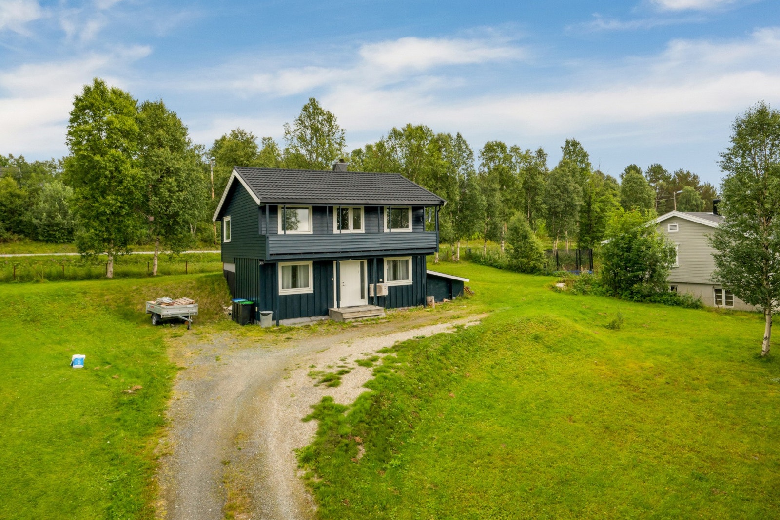 Velkommen til Jamtveien 20, en flott enebolig med sentral beliggenhet på Røros. Galleribilde