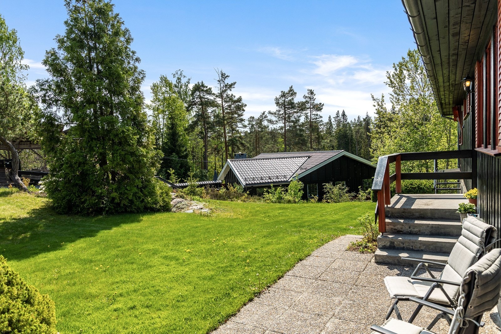 Stor og pen hage Galleribilde